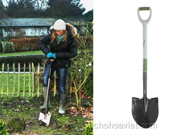 xẻng xúc đất làm vườn