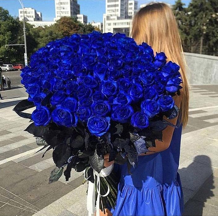 3.1. Tặng hoa hồng xanh cho người yêu thương