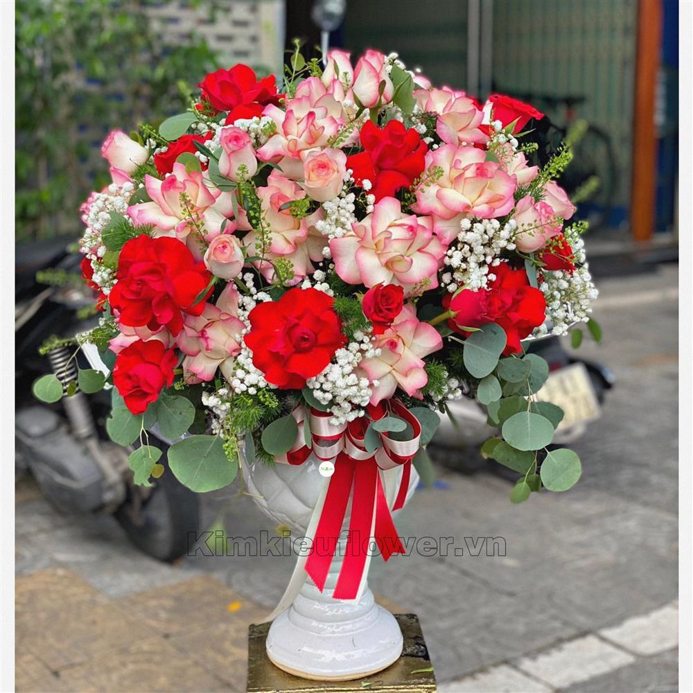 bình hoa tone màu rực rỡ tri ân thầy cô